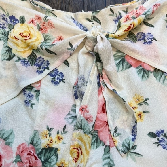 Forever 21 Floral Front Tied Up High Waist Shorts With Back Zipper Size S - Picture 11 of 11